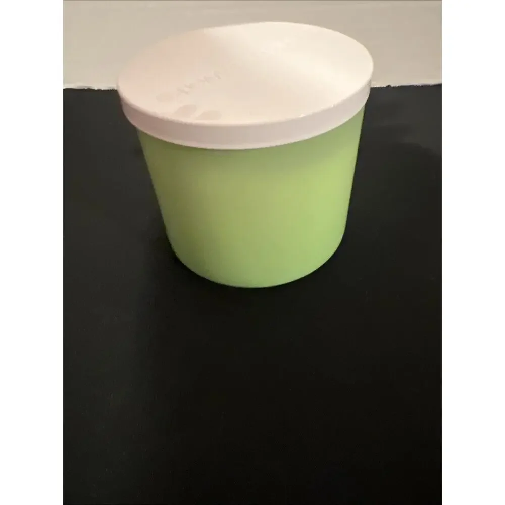 2 Bath And Body Works Coconut Colada 3wick 14.5 oz Candle Read